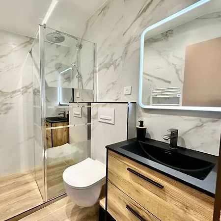 Climatise - 2min Plage-tram-restaurant Appartement *