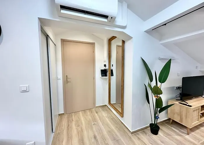 Climatise - 2min Plage-tram-restaurant * Nice